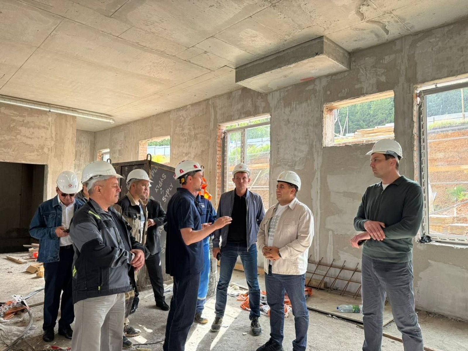 В башкирском Зауралье строят школу и две детские поликлиники