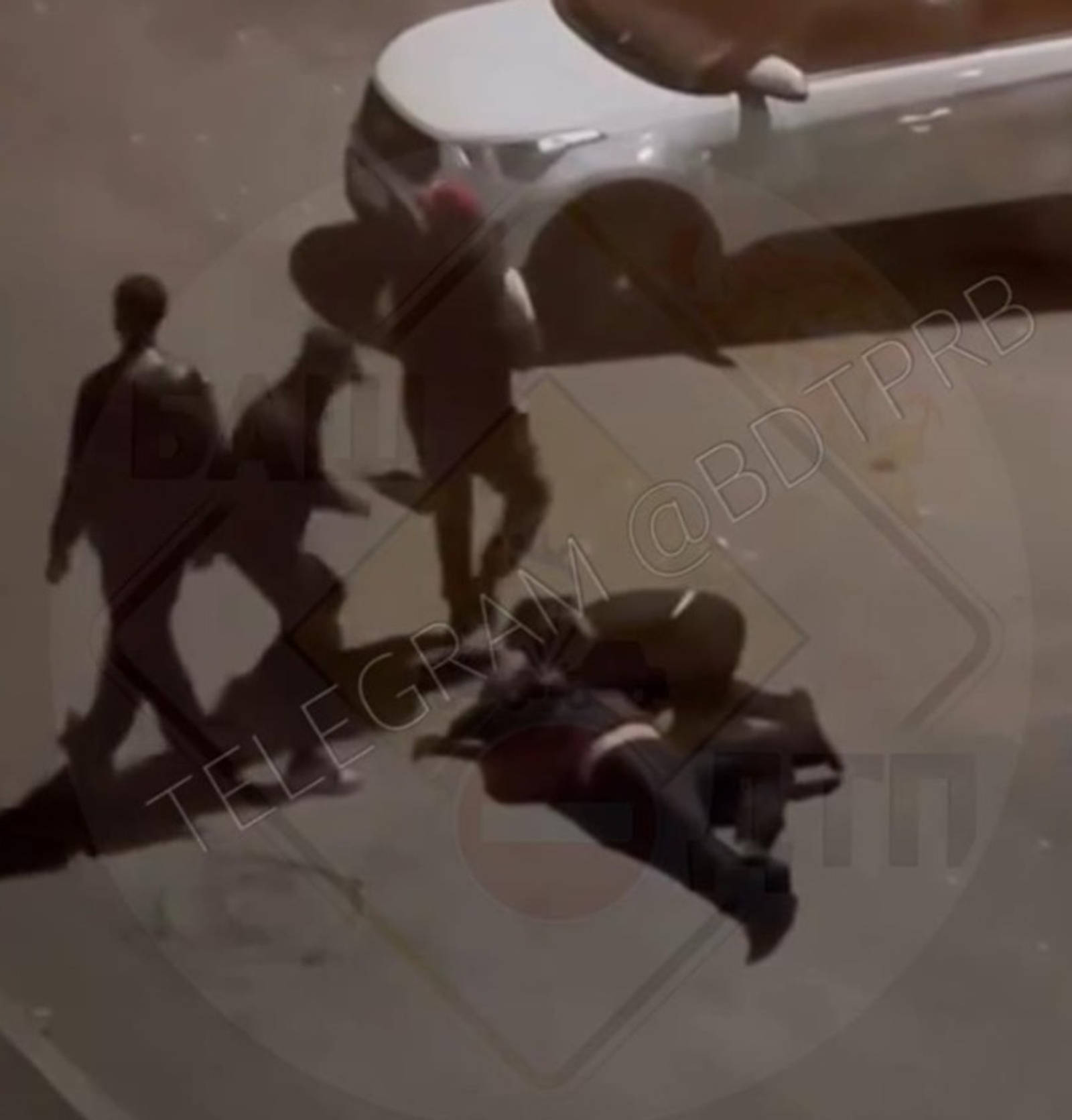 В Уфе сняли избиение мужчины на улице Борисоглебской