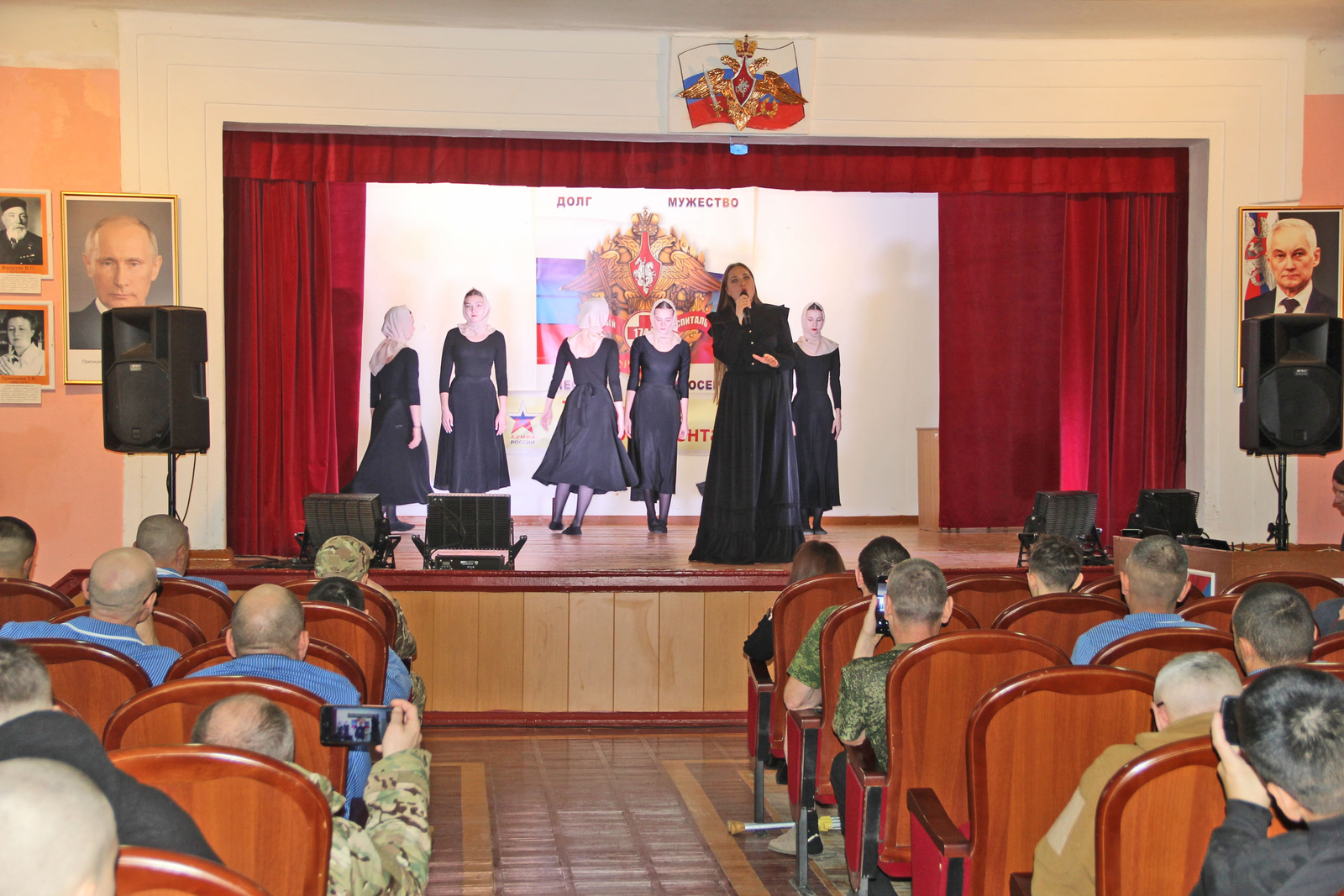 Артисты Кумертау выступили в Оренбургском военном госпитале