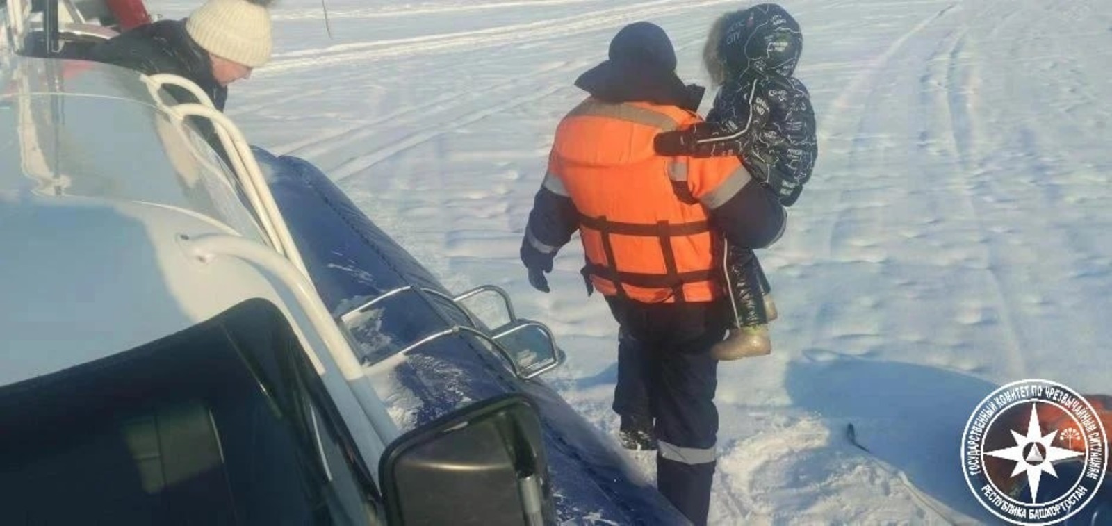 В Башкирии зимняя прогулка оказалась на грани беды