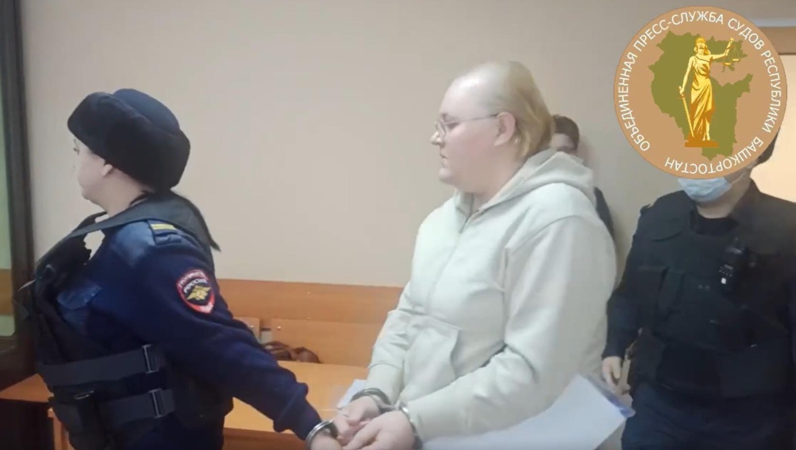 Мошенник заставил женщину грабить офисы микрозаймов