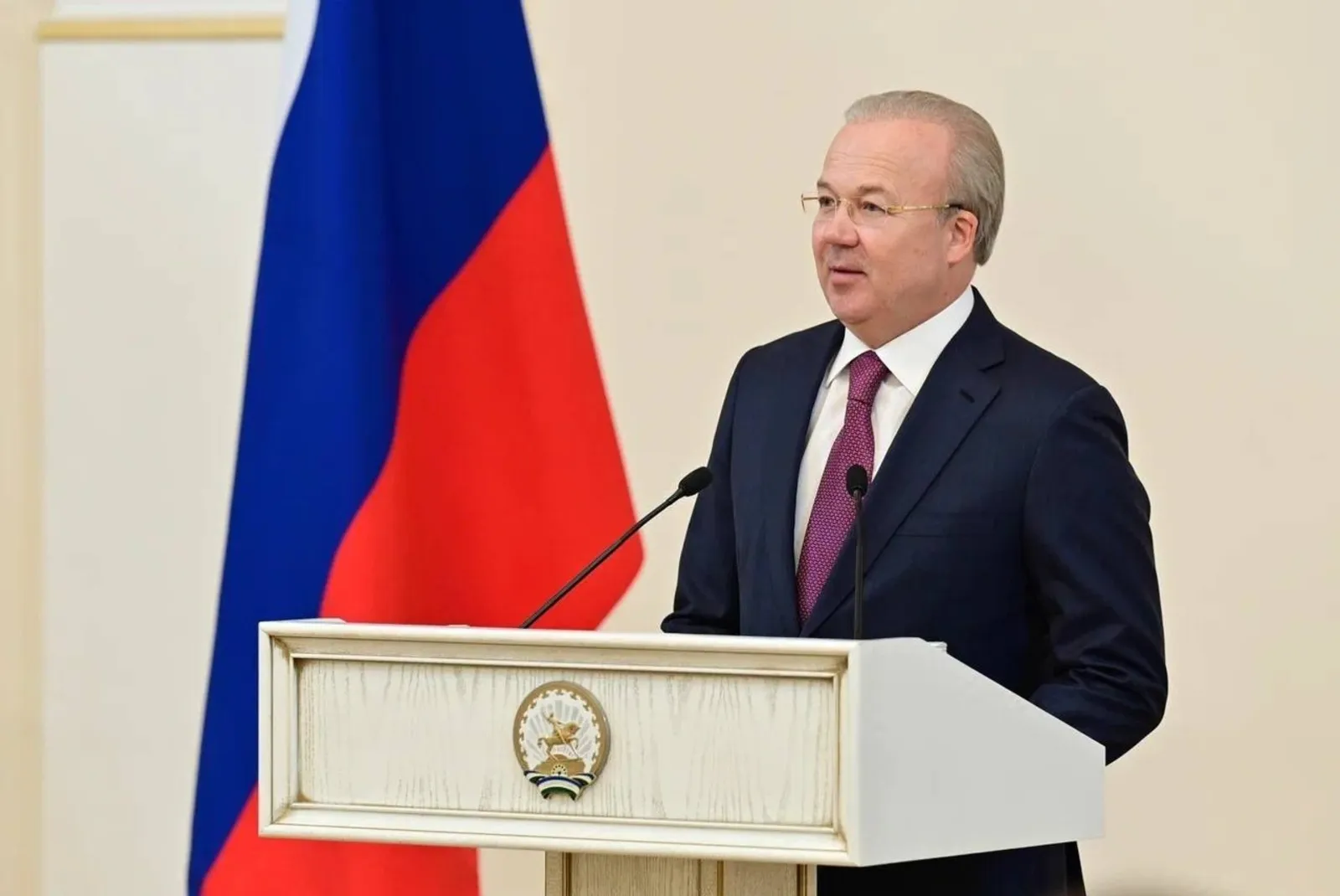 Премьер-министр Башкирии поздравил жителей региона с Днем флага России