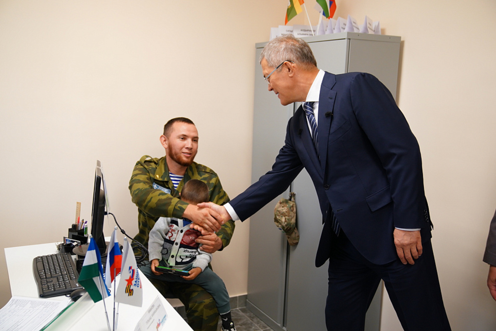 Глава Башкирии побывал в центре поддержки СВО в Баймаке