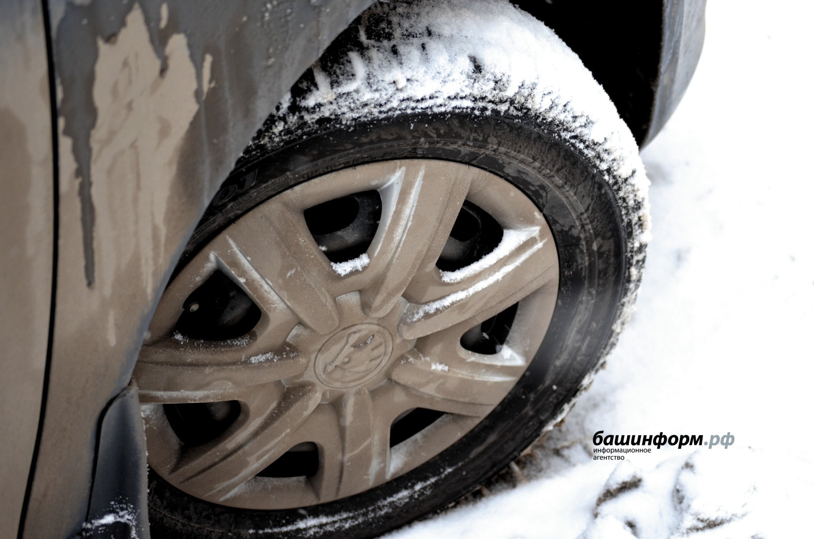 В Башкирии две машины застряли в снегу