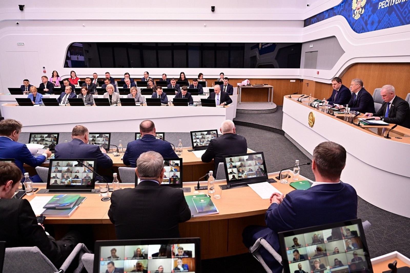 Радий Хабиров принял участие в заседании Совета по развитию промышленности