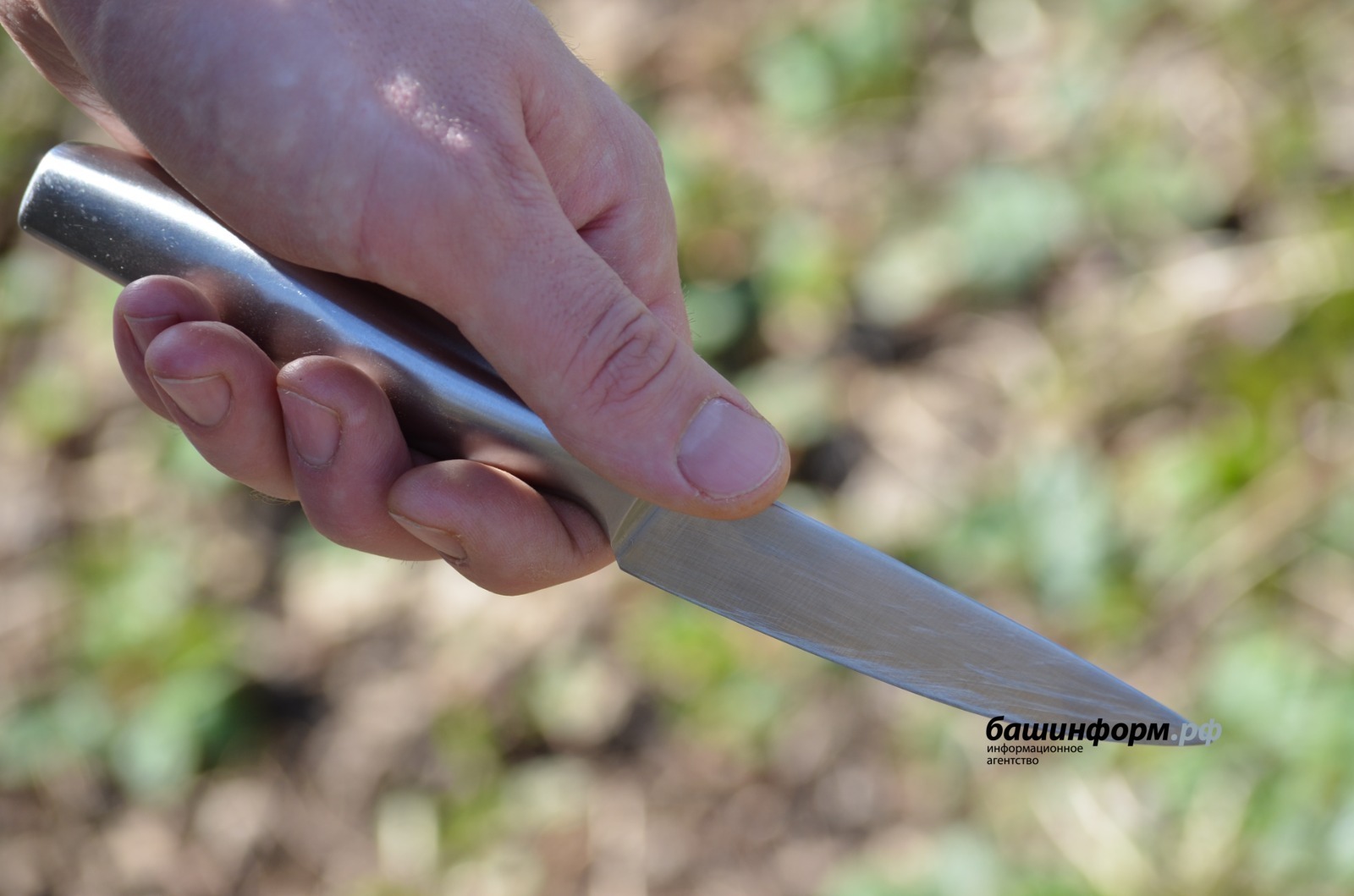 В центре Уфы мужчина с ножом напал на прохожих: есть пострадавшие