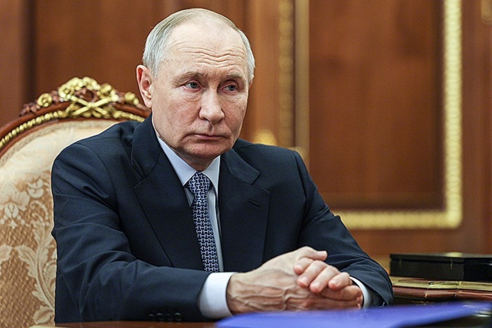 Путин после крушений поездов позвонил Богомазу и главе РЖД