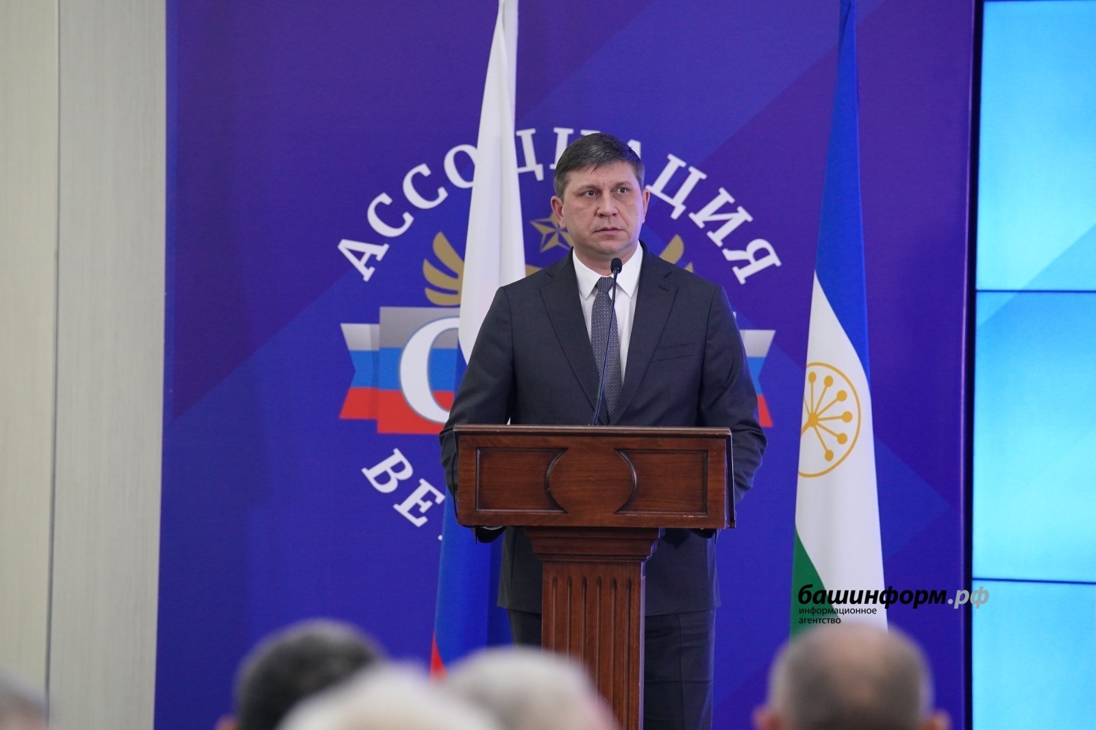 Тихонов высоко оценил практику Башкирии по поддержке ветеранов СВО