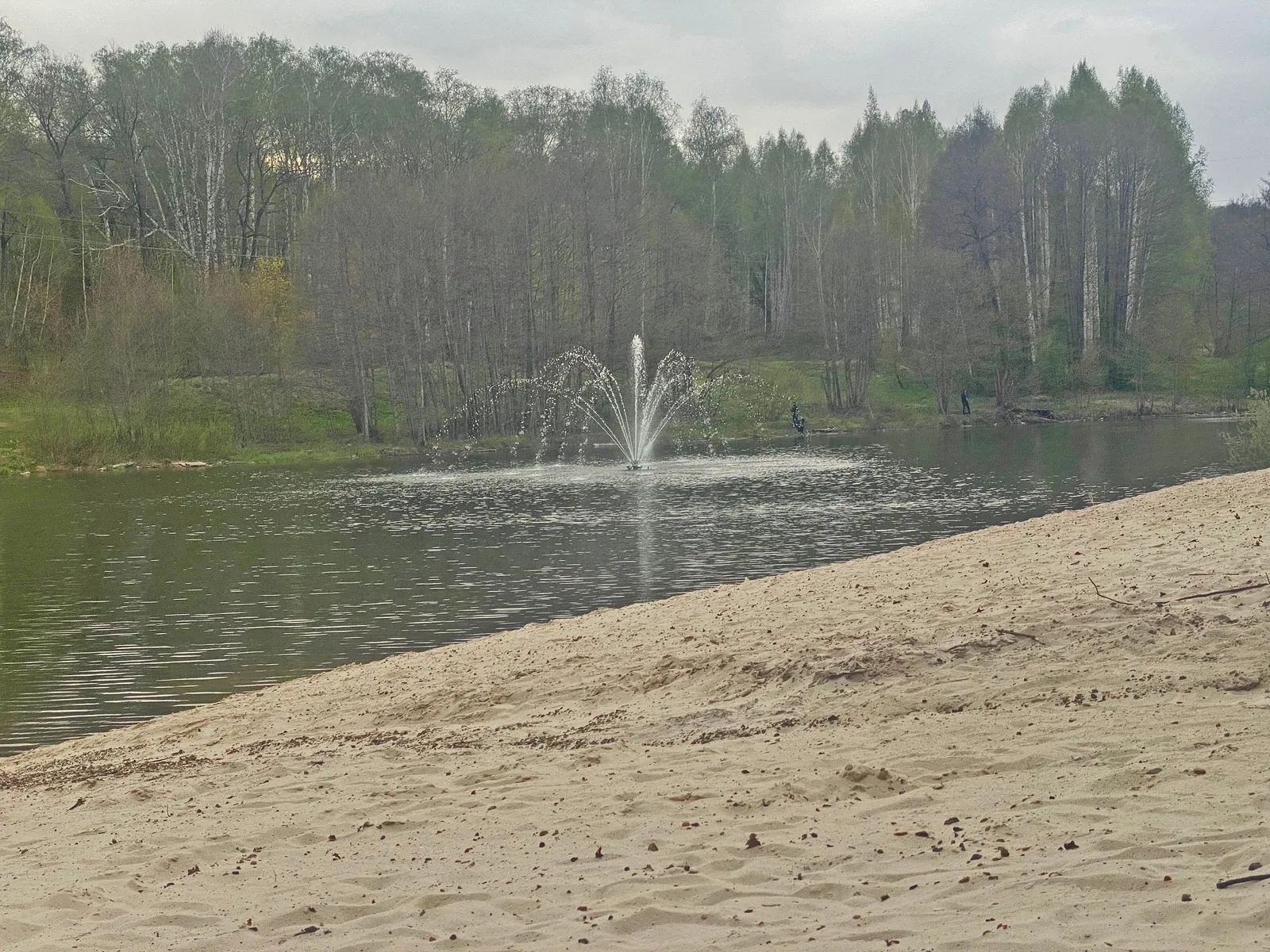 В Кумертау начались работы по программе ФКГС на городском пруду
