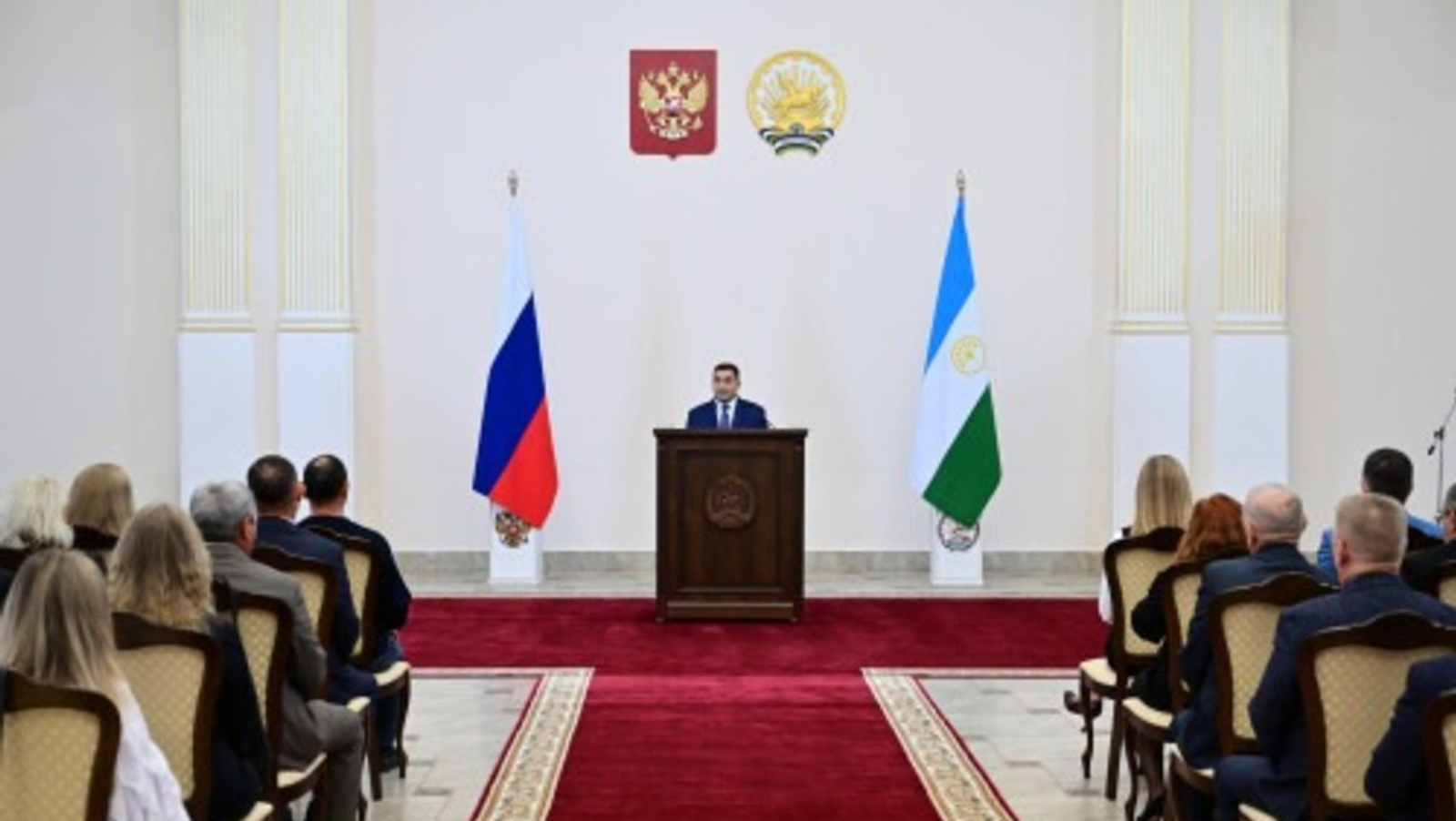 Лучшие работники дорожного хозяйства: в Башкирии награждены работники отрасли