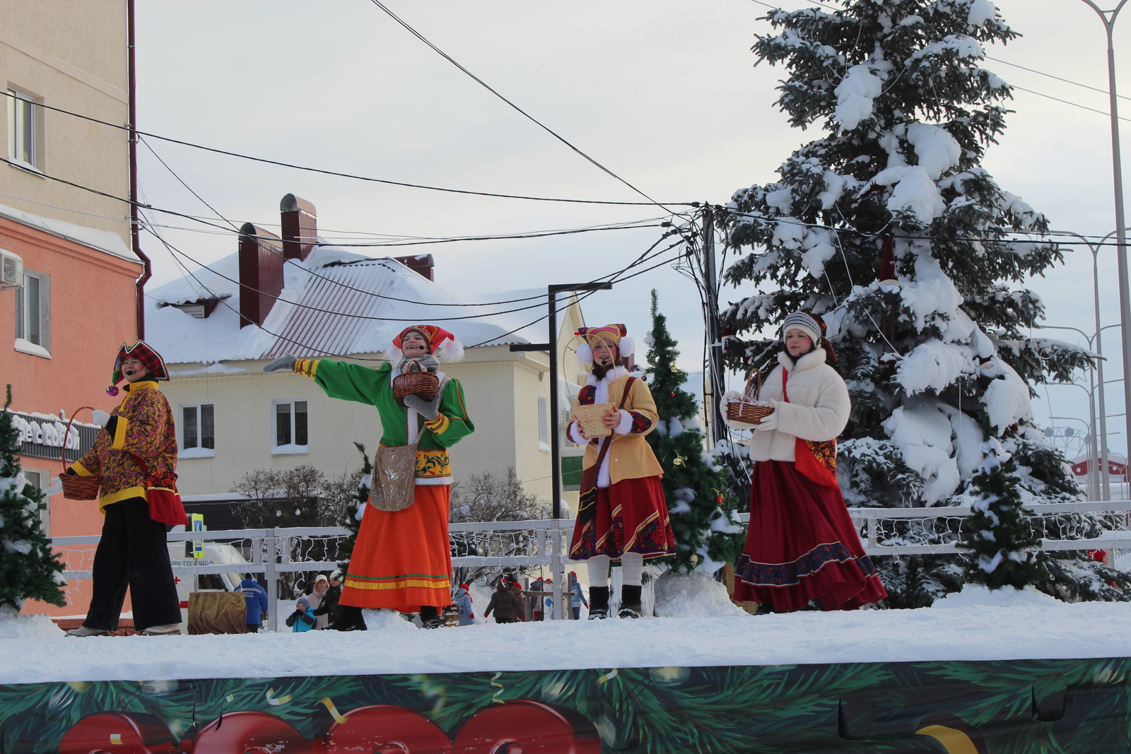 Тёплый рождественский вечер в Кумертау: концерт, игры, гадания и хороводы