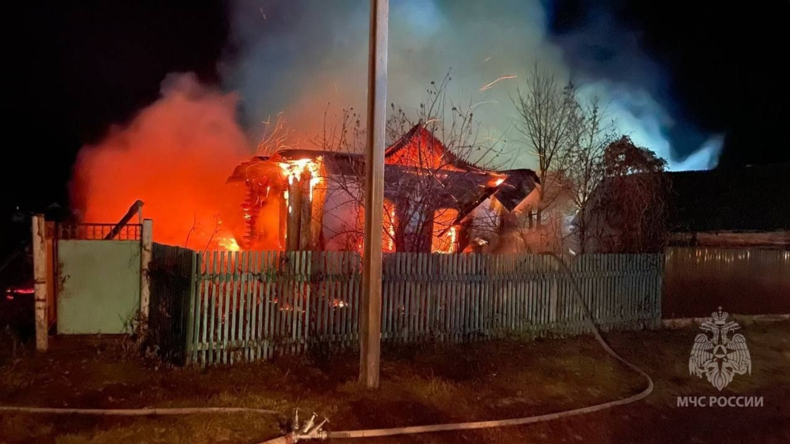 Ночной пожар: в Башкирии пострадало двое