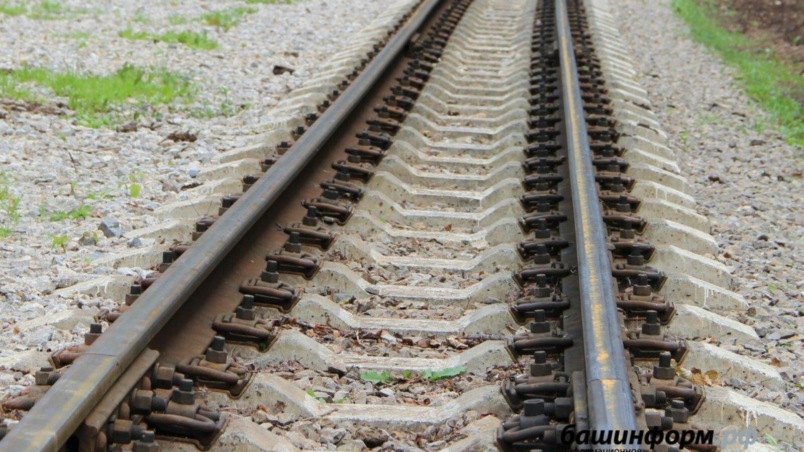 В Оренбургской области с рельсов сошли цистерны с пропан-бутаном